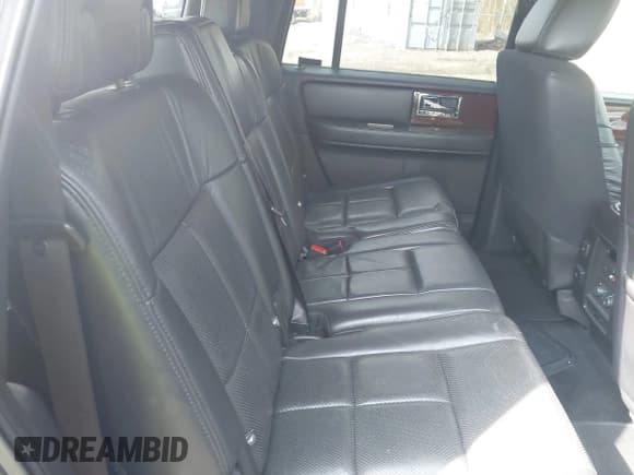 ✅ 2014 Lincoln Navigator • VIN: 5LMJJ3J56EEL04885 • Lot: 42051762. Listed on IAAI with 162,851 mi. Free auction sales archive from the USA and detailed vehicle history report at DreamBid. Image 8.