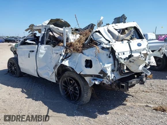 ✅ 2023 Ford Expedition XLT • VIN: 1FMJU1H87PEA66658 • Lot: 42862093. Listed on IAAI with 664 mi. Free auction sales archive from the USA and detailed vehicle history report at DreamBid. Image 3.