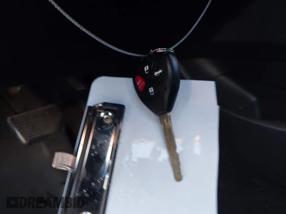 ✅ 2010 Toyota Corolla • VIN: 1NXBU4EE0AZ232676 • Lot: 43900713. Listed on IAAI with 113,121 mi. Free auction sales archive from the USA and detailed vehicle history report at DreamBid. Image 11.