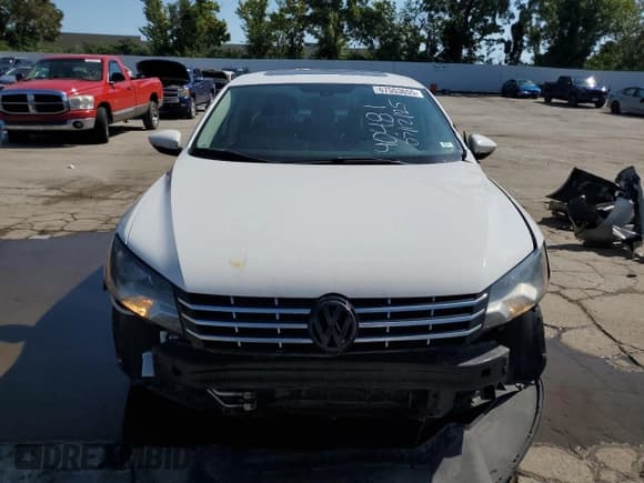 ✅ 2012 Volkswagen Passat SEL • VIN: 1VWCP7A31CC038430 • Lot: 67553655. Wystawiony na Copart z przebiegiem 202 553 mil. Bezpłatny archiwum sprzedaży aukcyjnych z USA i szczegółowy raport historii pojazdu na DreamBid. Zdjęcie 5.