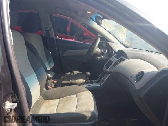 ✅ 2016 Chevrolet Cruze LS • VIN: 1G1PB5SH2G7187261 • Lot: 42927213. Listed on IAAI with 124,909 mi. Free auction sales archive from the USA and detailed vehicle history report at DreamBid. Image 5.