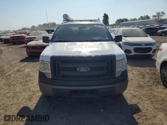 ✅ 2014 Ford F-150 XL • VIN: 1FTMF1EM7EKD09381 • Lot: 71280855. Listed on Copart with 277,984 mi. Free auction sales archive from the USA and detailed vehicle history report at DreamBid. Image 5.