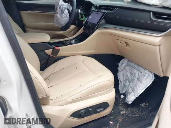 ✅ 2024 Jeep Grand Cherokee Limited • VIN: 1C4RJKBG7R8500990 • Лот: 42596725. Опубликован ранее на IAAI с пробегом 23 225 миль. Бесплатный доступ к архиву аукционных продаж из США и подробный отчёт об истории автомобиля на DreamBid. Изображение 5.