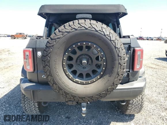 ✅ 2021 Ford Bronco • VIN: 1FMEE5DP0MLA89743 • Lot: 48851025. Wystawiony na Copart z przebiegiem 41 219 mil. Bezpłatny archiwum sprzedaży aukcyjnych z USA i szczegółowy raport historii pojazdu na DreamBid. Zdjęcie 6.