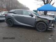 ✅ 2023 Lexus RX 500h F Sport Performance • VIN: 2T2BCMEA4PC007246 • Lot: 41915012. Wystawiony na IAAI z przebiegiem 13 268 mil. Bezpłatny archiwum sprzedaży aukcyjnych z USA i szczegółowy raport historii pojazdu na DreamBid. Zdjęcie 13.