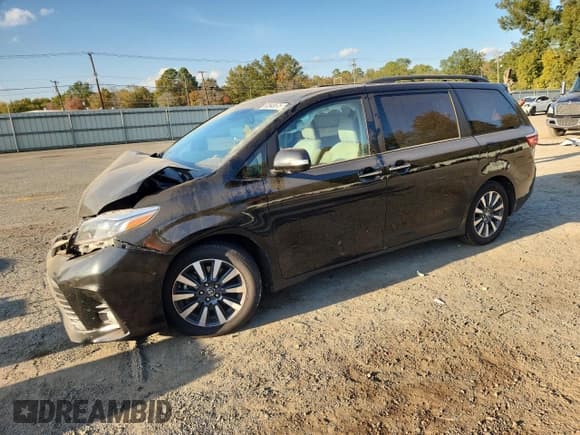 ✅ 2019 Toyota Sienna Limited • VIN: 5TDYZ3DC4KS982968 • Лот: 92848575. Опубликован ранее на Copart с пробегом 203 938 миль. Бесплатный доступ к архиву аукционных продаж из США и подробный отчёт об истории автомобиля на DreamBid. Изображение 1.