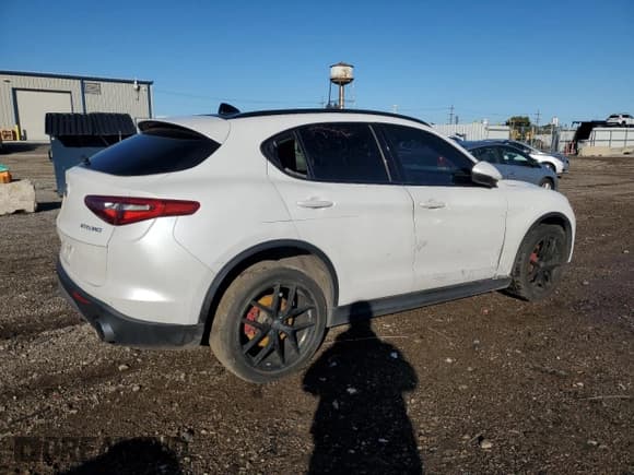 ✅ 2018 Alfa Romeo Stelvio Ti Sport • VIN: ZASFAKNN5J7B94449 • Lot: 86530765. Wystawiony na Copart z przebiegiem 69 693 mil. Bezpłatny archiwum sprzedaży aukcyjnych z USA i szczegółowy raport historii pojazdu na DreamBid. Zdjęcie 3.