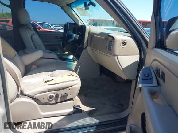 ✅ 2004 Chevrolet Suburban Z71 • VIN: 3GNFK16Z14G122679 • Lot: 41979958. Wystawiony na IAAI z przebiegiem 238 912 mil. Bezpłatny archiwum sprzedaży aukcyjnych z USA i szczegółowy raport historii pojazdu na DreamBid. Zdjęcie 5.