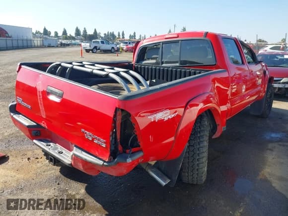 ✅ 2008 Toyota Tacoma PreRunner • VIN: 5TEKU72N98Z511765 • Lot: 43560318. Wystawiony na IAAI z przebiegiem 166 084 mil. Bezpłatny archiwum sprzedaży aukcyjnych z USA i szczegółowy raport historii pojazdu na DreamBid. Zdjęcie 4.