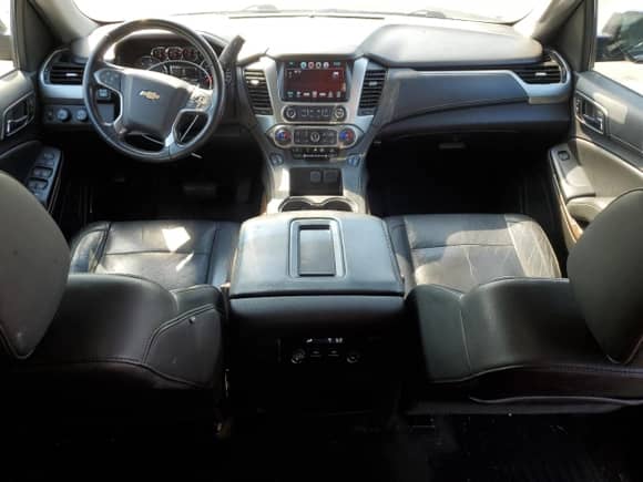 2016 Chevrolet Suburban LT z VIN 1GNSKHKC5GR464519, wystawiony jako Copart lot #72758014 z przebiegiem 149 586 mil mil oraz Szkoda całkowita • Salvage title. Historia ofert i sprzedaży dostępna na DreamBid. Obrazek 8.