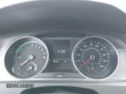 ✅ 2016 Volkswagen Golf SE • VIN: WVWKP7AU5GW902536 • Lot: 43441626. Wystawiony na IAAI z przebiegiem 59 432 mil. Bezpłatny archiwum sprzedaży aukcyjnych z USA i szczegółowy raport historii pojazdu na DreamBid. Zdjęcie 7.