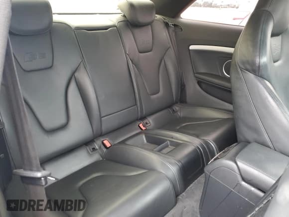 ✅ 2012 Audi S5 Premium Plus • VIN: WAUCVAFRXCA005177 • Лот: 42574225. Опубликован ранее на Copart с пробегом 138 876 миль. Бесплатный доступ к архиву аукционных продаж из США и подробный отчёт об истории автомобиля на DreamBid. Изображение 10.