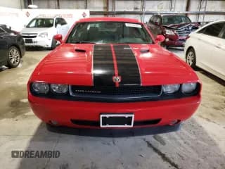 ✅ 2010 Dodge Challenger SE • VIN: 2B3CJ4DV4AH170304 • Lot: 82936933. Wystawiony na Copart z przebiegiem 142 734 mil. Bezpłatny archiwum sprzedaży aukcyjnych z USA i szczegółowy raport historii pojazdu na DreamBid. Zdjęcie 5.