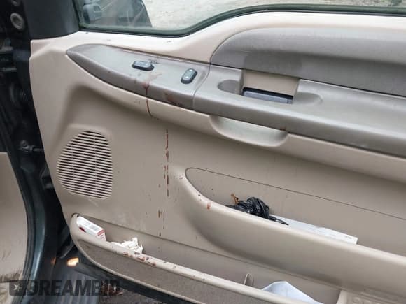 ✅ 2002 Ford Excursion Special Serv • VIN: 1FMNU41S52EA52744 • Lot: 42788655. Listed on IAAI with 197,289 mi. Free auction sales archive from the USA and detailed vehicle history report at DreamBid. Image 14.