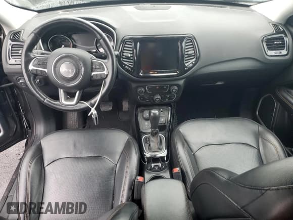 ✅ 2020 Jeep Compass Limited • VIN: 3C4NJDCBXLT204108 • Lot: 81080575. Wystawiony na Copart z przebiegiem 50 022 mil. Bezpłatny archiwum sprzedaży aukcyjnych z USA i szczegółowy raport historii pojazdu na DreamBid. Zdjęcie 8.