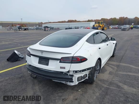 ✅ 2022 Tesla Model S Plaid • VIN: 5YJSA1E68NF477048 • Lot: 43605551. Listed on IAAI with Not provided. Free auction sales archive from the USA and detailed vehicle history report at DreamBid. Image 4.
