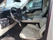 ✅ 2020 Lincoln Navigator Black Label • VIN: 5LMJJ3TT4LEL21595 • Лот: 73951494. Опубликован ранее на Copart с пробегом Не указан. Бесплатный доступ к архиву аукционных продаж из США и подробный отчёт об истории автомобиля на DreamBid. Изображение 7.