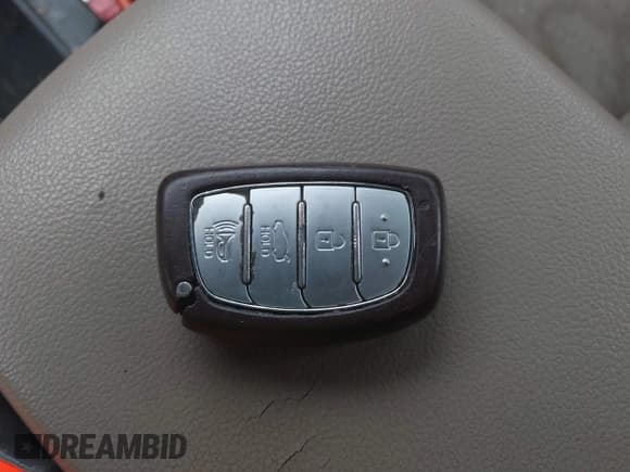 ✅ 2019 Hyundai Elantra Value Edition • VIN: 5NPD84LFXKH484556 • Lot: 43385737. Listed on IAAI with 178,000 mi. Free auction sales archive from the USA and detailed vehicle history report at DreamBid. Image 11.