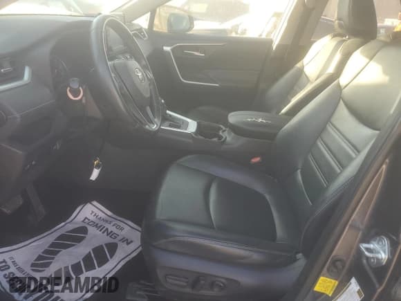 ✅ 2019 Toyota RAV4 XLE Premium • VIN: JTMA1RFV2KD006600 • Lot: 86835635. Listed on Copart with 152,376 mi. Free auction sales archive from the USA and detailed vehicle history report at DreamBid. Image 7.