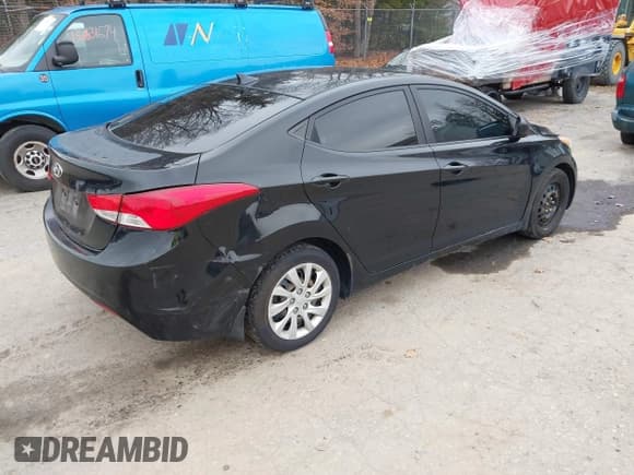 ✅ 2011 Hyundai Elantra Limited • VIN: 5NPDH4AE3BH041224 • Lot: 43744487. Listed on IAAI with 204,661 mi. Free auction sales archive from the USA and detailed vehicle history report at DreamBid. Image 4.