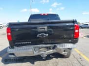 ✅ 2018 Chevrolet Silverado 1500 LT • VIN: 3GCPCREC9JG613213 • Lot: 43462577. Wystawiony na IAAI z przebiegiem 63 389 mil. Bezpłatny archiwum sprzedaży aukcyjnych z USA i szczegółowy raport historii pojazdu na DreamBid. Zdjęcie 16.