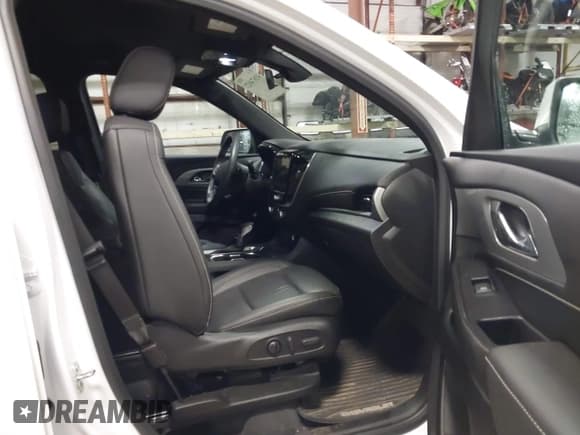 ✅ 2022 Chevrolet Traverse LT • VIN: 1GNEVHKW1NJ128358 • Lot: 41674927. Wystawiony na IAAI z przebiegiem 46 049 mil. Bezpłatny archiwum sprzedaży aukcyjnych z USA i szczegółowy raport historii pojazdu na DreamBid. Zdjęcie 5.