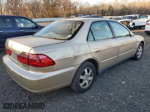✅ 2000 Honda Accord SE • VIN: 1HGCG6695YA106386 • Лот: 93440415. Опубликован ранее на Copart с пробегом 125 063 миль. Бесплатный доступ к архиву аукционных продаж из США и подробный отчёт об истории автомобиля на DreamBid. Изображение 3.