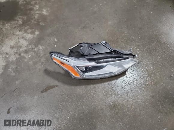 ✅ 2020 Chevrolet Traverse LT • VIN: 1GNEVHKW9LJ322665 • Lot: 81523295. Wystawiony na Copart z przebiegiem Nie podano. Bezpłatny archiwum sprzedaży aukcyjnych z USA i szczegółowy raport historii pojazdu na DreamBid. Zdjęcie 13.