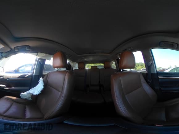 ✅ 2017 Toyota Highlander Limited • VIN: 5TDDZRFH9HS356688 • Lot: 42570577. Listed on IAAI with 86,764 mi. Free auction sales archive from the USA and detailed vehicle history report at DreamBid. Image 18.