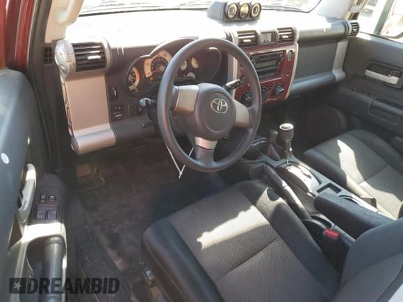 ✅ 2010 Toyota FJ Cruiser • VIN: JTEBU4BF4AK098506 • Lot: 85389585. Listed on Copart with 176,844 mi. Free auction sales archive from the USA and detailed vehicle history report at DreamBid. Image 8.