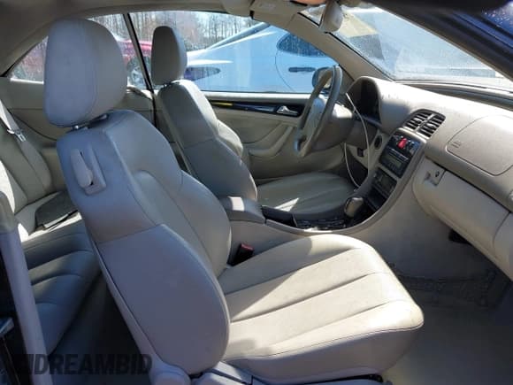 ✅ 2002 Mercedes-Benz CLK 320/430 • VIN: WDBLK70G92T108548 • Lot: 41848186. Listed on IAAI with 89,230 mi. Free auction sales archive from the USA and detailed vehicle history report at DreamBid. Image 5.