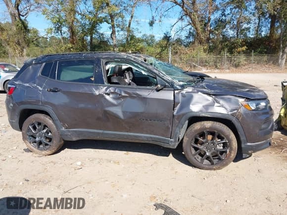 ✅ 2022 Jeep Compass Latitude • VIN: 3C4NJDBB6NT231116 • Лот: 43482556. Опубликован ранее на IAAI с пробегом Не указан. Бесплатный доступ к архиву аукционных продаж из США и подробный отчёт об истории автомобиля на DreamBid. Изображение 13.