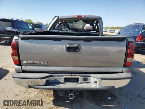 ✅ 2006 Chevrolet Silverado 1500 LS • VIN: 2GCEK19B561131447 • Lot: 74567234. Wystawiony na Copart z przebiegiem Nie podano mil. Skorzystaj z bezpłatnego archiwum sprzedaży aukcyjnych z USA i zobacz szczegółowy raport historii pojazdu na DreamBid. Zdjęcie 6.