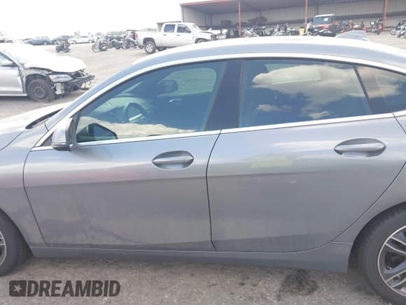 ✅ 2022 BMW 2 Series 228i • VIN: WBA53AK04N7L41428 • Lot: 42172779. Wystawiony na IAAI z przebiegiem 39 241 mil. Bezpłatny archiwum sprzedaży aukcyjnych z USA i szczegółowy raport historii pojazdu na DreamBid. Zdjęcie 14.