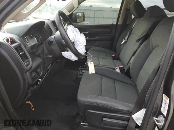 2020 Ram 1500 Tradesman z VIN 1C6RREGTXLN237345, wystawiony jako Copart lot #71566015 z przebiegiem 69 685 mil mil oraz Szkoda całkowita • Salvage title. Historia ofert i sprzedaży dostępna na DreamBid. Obrazek 7.