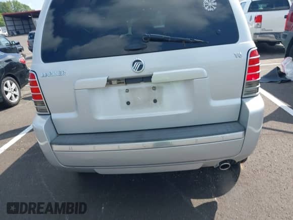 2006 Mercury Mariner Luxury с VIN 4M2YU56106KJ11501, выставлен на аукционе IAAI как лот 42634351 с пробегом 141 456 миль миль и . История ставок и продаж доступна на DreamBid. Изображение 6.