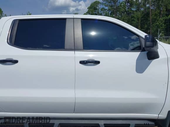 2021 Chevrolet Silverado 1500 LT Trail Boss z VIN 1GCPYFED4MZ453500, wystawiony jako IAAI lot #42766389 z przebiegiem 99 581 mil mil oraz . Historia ofert i sprzedaży dostępna na DreamBid. Obrazek 13.