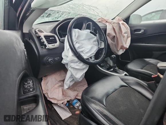 ✅ 2017 Jeep Compass Latitude • VIN: 3C4NJDBB7HT628029 • Лот: 85962255. Опубликован ранее на Copart с пробегом Не указан. Бесплатный доступ к архиву аукционных продаж из США и подробный отчёт об истории автомобиля на DreamBid. Изображение 8.