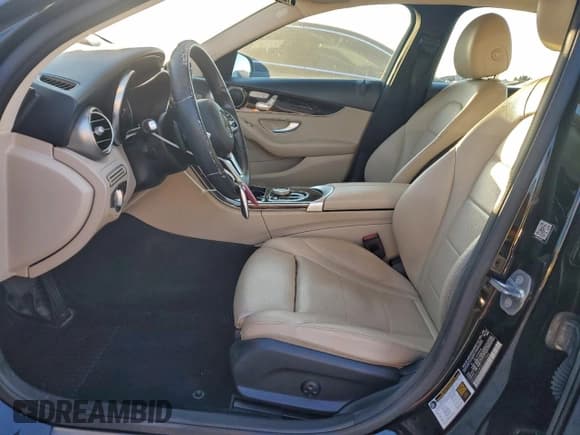 ✅ 2019 Mercedes-Benz C 300 • VIN: 55SWF8DB2KU317946 • Lot: 94065255. Listed on Copart with 79,788 mi. Free auction sales archive from the USA and detailed vehicle history report at DreamBid. Image 7.