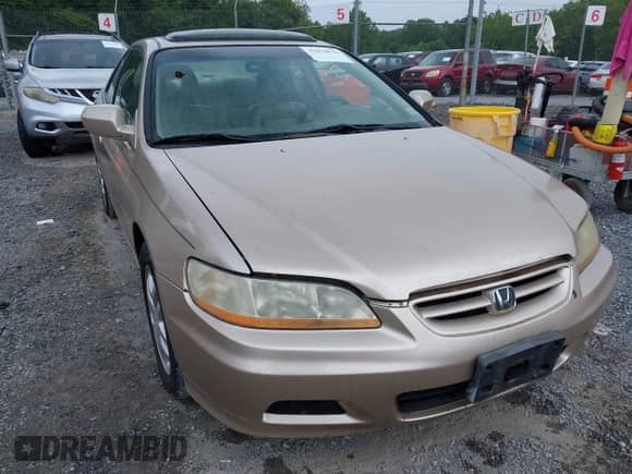 2001 Honda Accord EX с VIN 1HGCG22501A012711, выставлен на аукционе IAAI как лот 42878626 с пробегом 215 015 миль миль и . История ставок и продаж доступна на DreamBid. Изображение 6.