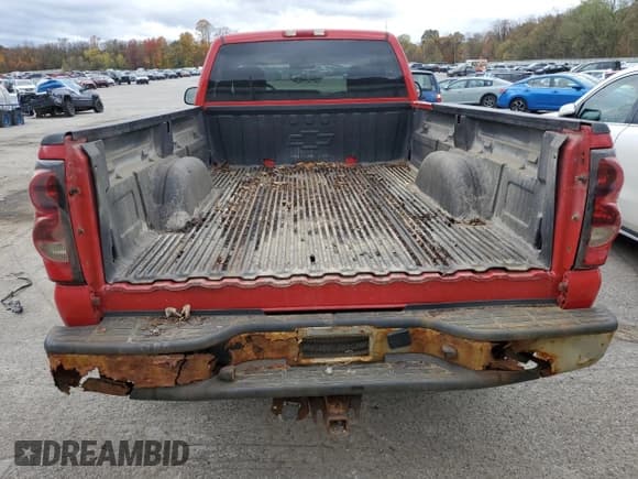 ✅ 2006 Chevrolet Silverado 2500HD LT1 • VIN: 1GCHK24U26E192989 • Лот: 89883025. Опубликован ранее на Copart с пробегом 177 096 миль. Бесплатный доступ к архиву аукционных продаж из США и подробный отчёт об истории автомобиля на DreamBid. Изображение 6.