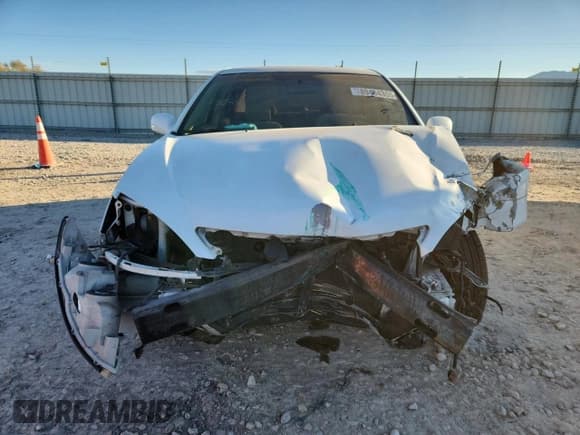 ✅ 2003 Toyota Camry LE • VIN: 4T1BF32K03U057864 • Lot: 89484355. Wystawiony na Copart z przebiegiem 205 753 mil. Bezpłatny archiwum sprzedaży aukcyjnych z USA i szczegółowy raport historii pojazdu na DreamBid. Zdjęcie 5.