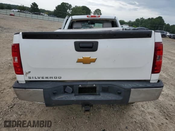 ✅ 2013 Chevrolet Silverado 1500 Work Truck • VIN: 1GCNCPE04DZ395686 • Lot: 62278625. Wystawiony na Copart z przebiegiem 157 314 mil. Bezpłatny archiwum sprzedaży aukcyjnych z USA i szczegółowy raport historii pojazdu na DreamBid. Zdjęcie 6.