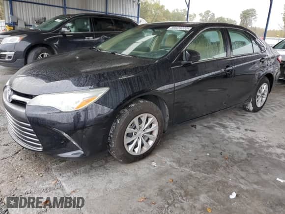 2015 Toyota Camry LE with VIN 4T4BF1FK5FR500597, listed as a Copart auction lot 89829225 with 111,221 mi miles and Salvage title. Bid and sale history available at DreamBid. Image 1.