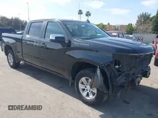 2020 Chevrolet Silverado 1500 LT z VIN 3GCPWCED4LG192002, wystawiony jako IAAI lot #41589885 z przebiegiem 92 424 mil mil oraz . Historia ofert i sprzedaży dostępna na DreamBid. Obrazek 1.