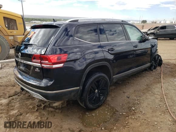 ✅ 2019 Volkswagen Atlas SEL • VIN: 1V2MR2CA9KC604525 • Lot: 70099674. Wystawiony na Copart z przebiegiem Nie podano. Bezpłatny archiwum sprzedaży aukcyjnych z USA i szczegółowy raport historii pojazdu na DreamBid. Zdjęcie 3.