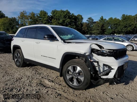 ✅ 2023 Jeep Grand Cherokee • VIN: 1C4RJYB64P8773683 • Lot: 83795015. Listed on Copart with 37,645 mi. Free auction sales archive from the USA and detailed vehicle history report at DreamBid. Image 4.