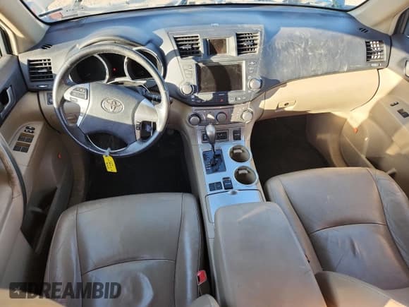 ✅ 2012 Toyota Highlander • VIN: 5TDZK3EH7CS080044 • Lot: 89812715. Listed on Copart with 200,275 mi. Free auction sales archive from the USA and detailed vehicle history report at DreamBid. Image 8.