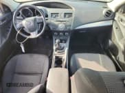 ✅ 2013 Mazda 3 i Touring • VIN: JM1BL1LP2D1813550 • Лот: 67823945. Опубликован ранее на Copart с пробегом Не указан. Бесплатный доступ к архиву аукционных продаж из США и подробный отчёт об истории автомобиля на DreamBid. Изображение 8.