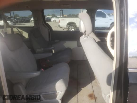 ✅ 2010 Chrysler Town & Country Touring • VIN: 2A4RR5D17AR305638 • Лот: 93325415. Опубликован ранее на Copart с пробегом 199 342 миль. Бесплатный доступ к архиву аукционных продаж из США и подробный отчёт об истории автомобиля на DreamBid. Изображение 11.